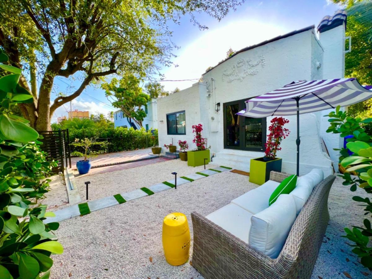 3 Seasons At The Carrington 3 Separate 2 Bedroom 1 Bathroom Apartments And A 3 Bedroom 2 Bathroom Villa Μαϊάμι Εξωτερικό φωτογραφία